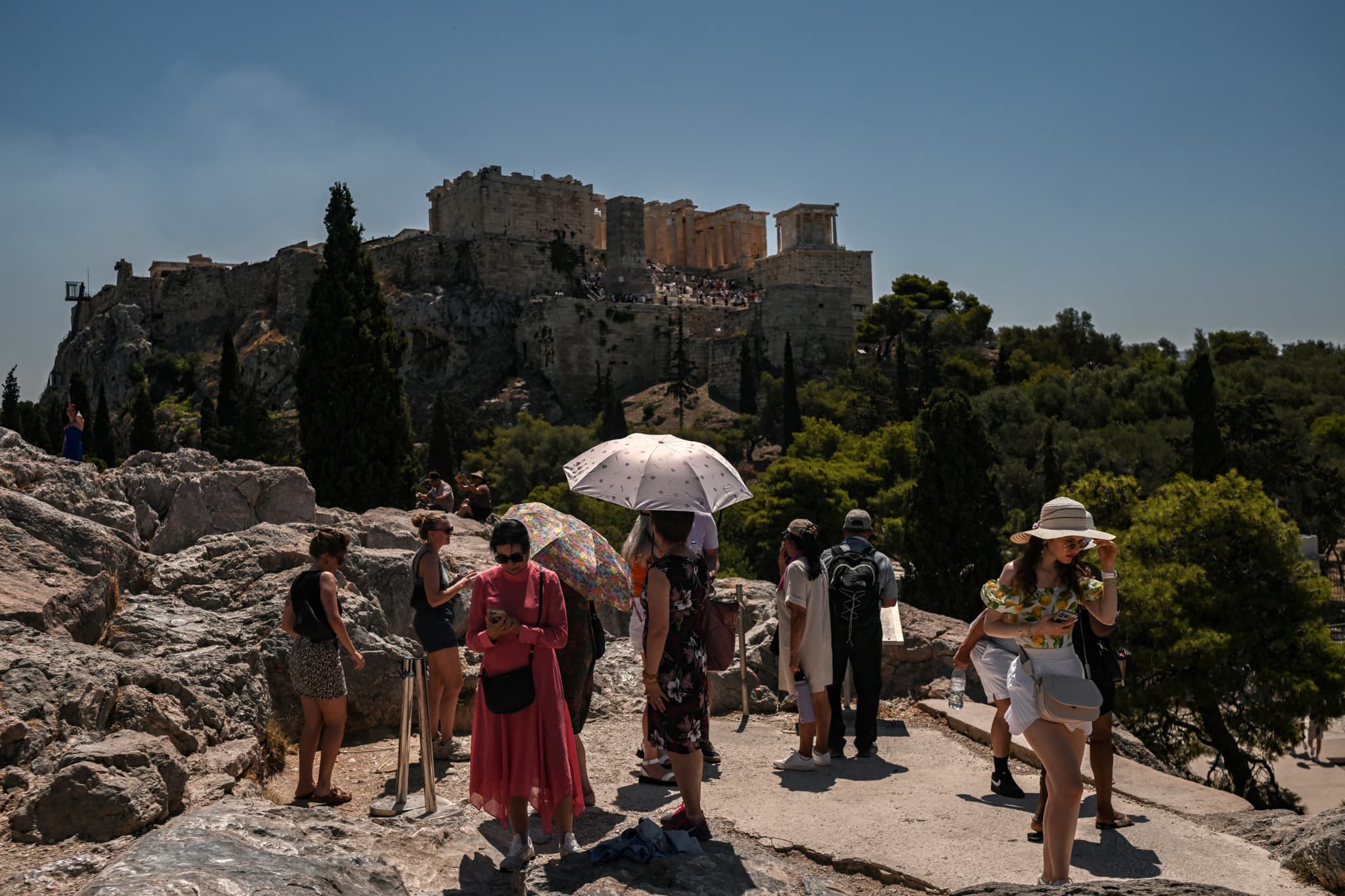 Pendant leurs vacances à Athènes: Un couple de touristes américains poignardé devant l’Acropole