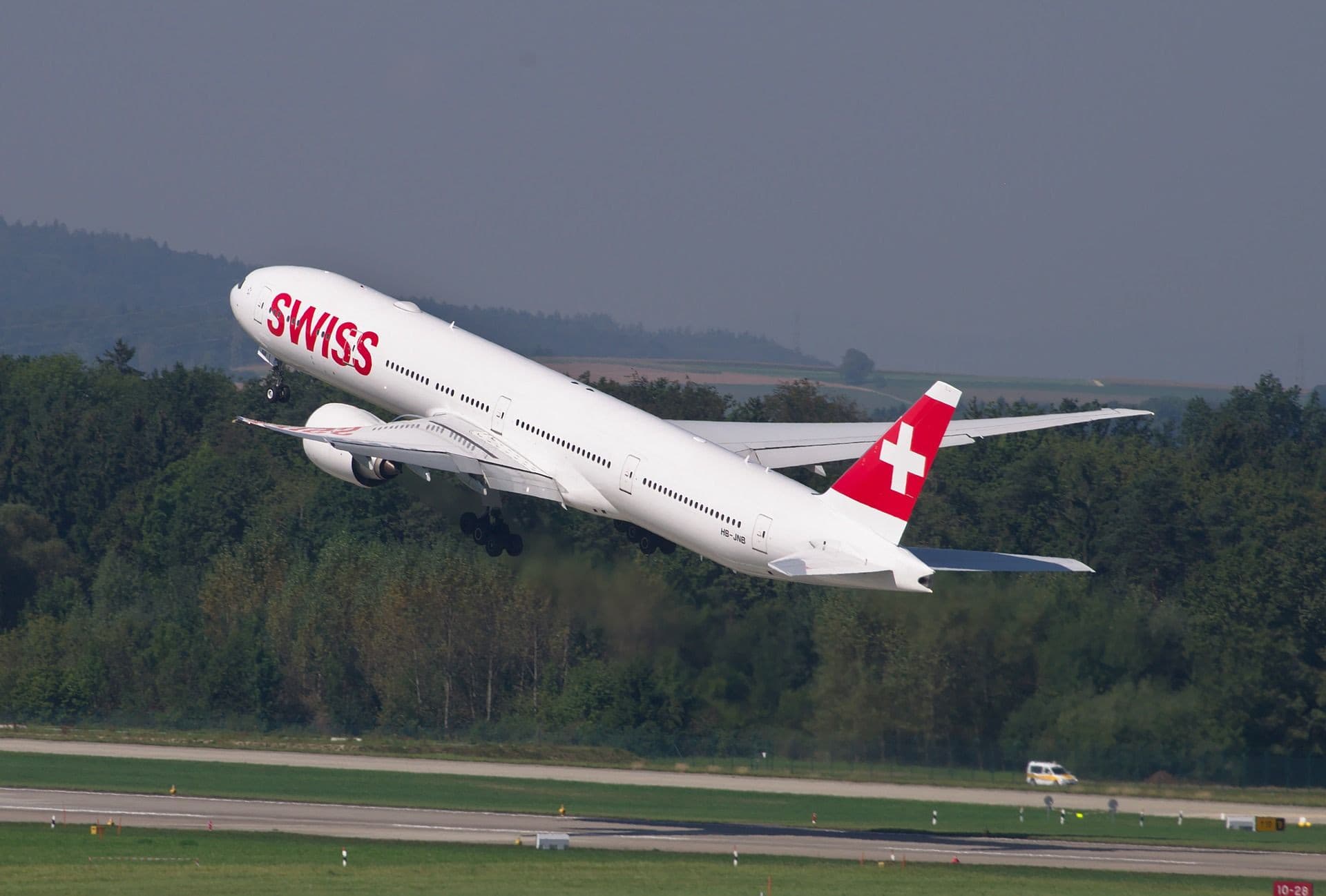Incident aérien: Un vol Swiss dérouté vers les Açores après un appel de détresse