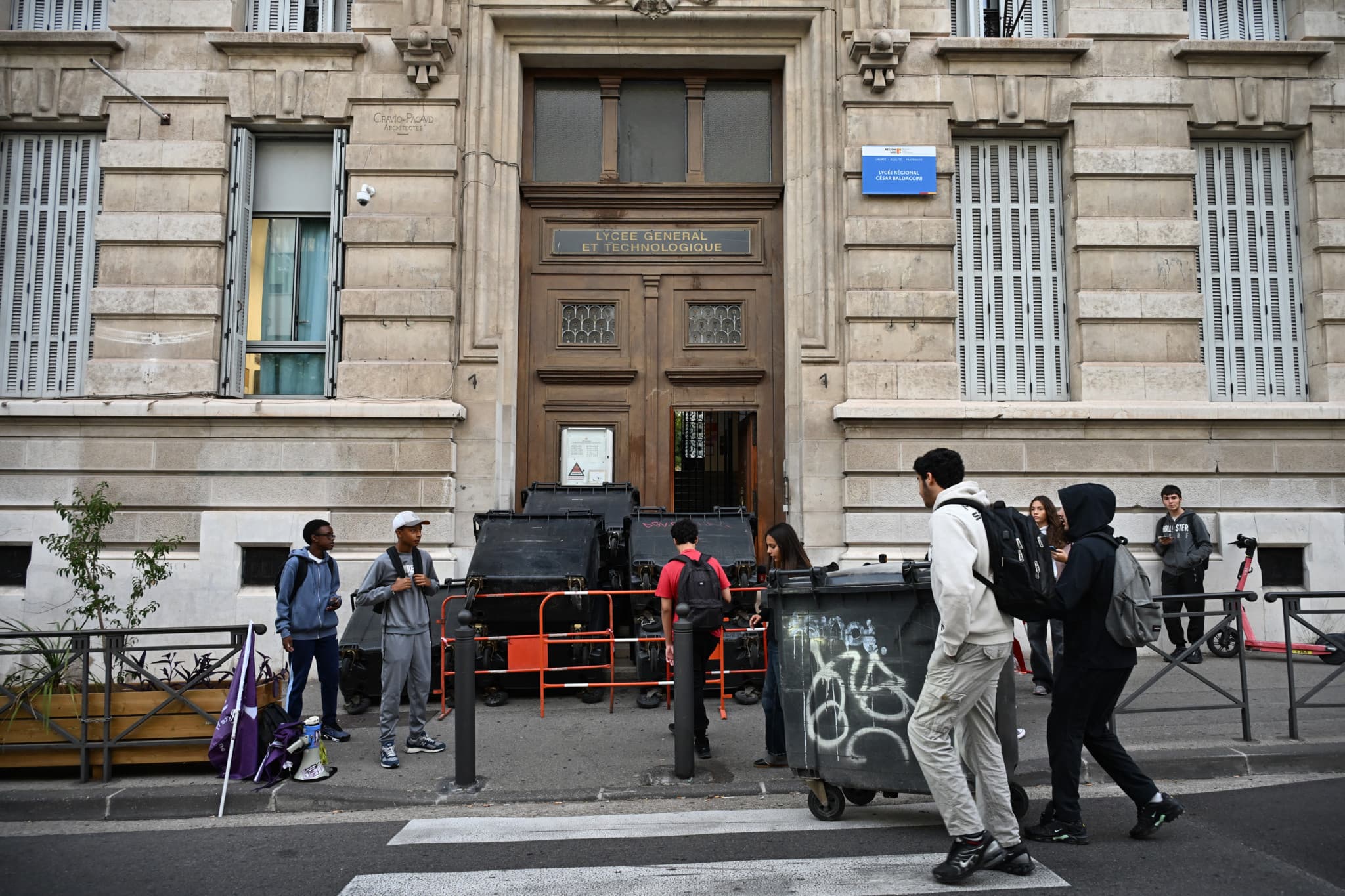 Violences à Marseille: Un mineur de 15 ans interpellé après avoir enflammé le visage d’une passante
