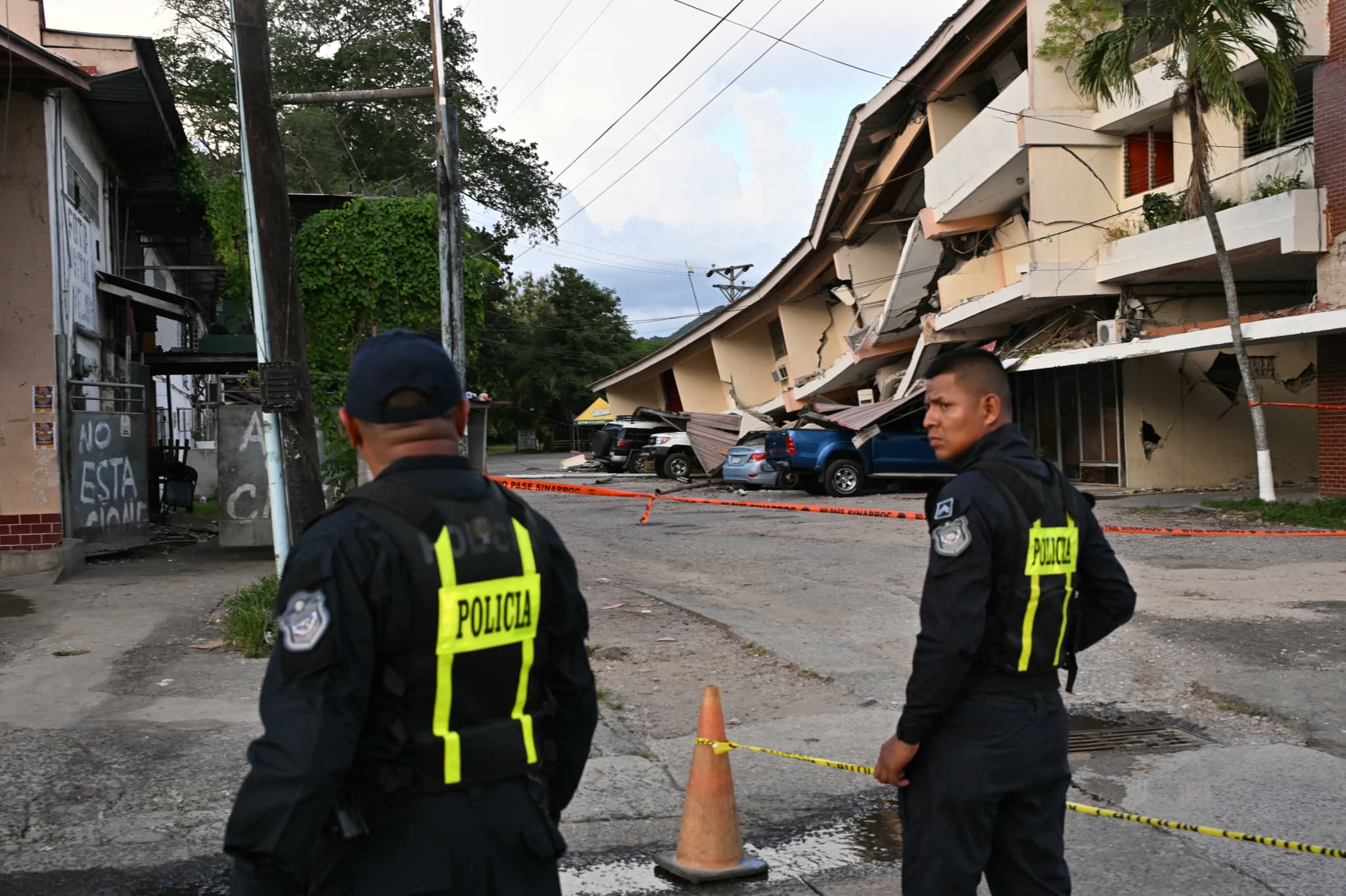 «Nous n’avions jamais vécu ça»: Des blessés et des villes coupées du monde après le séisme au Panama