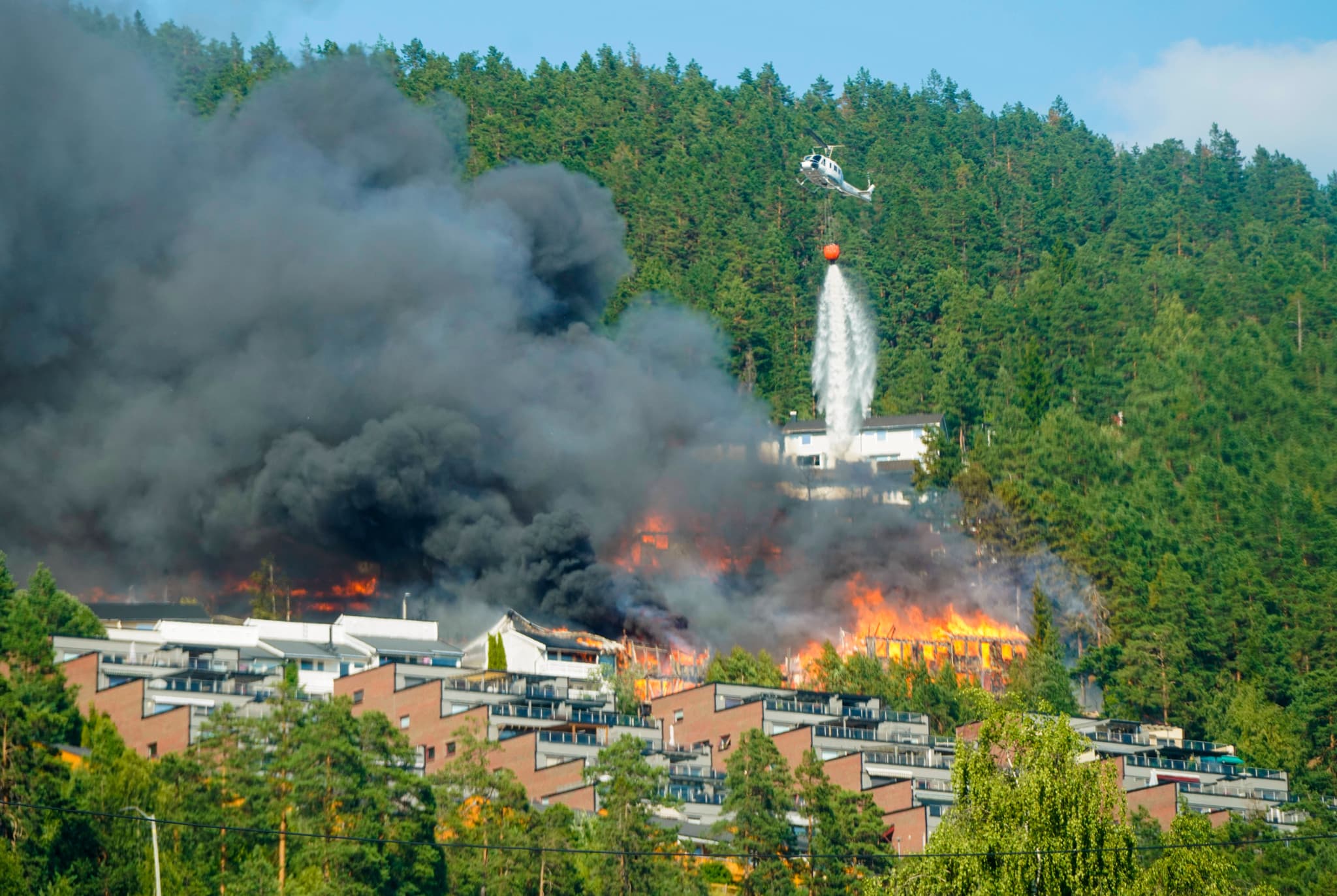 Catastrophe en Norvège: Un incendie détruit plus d’une centaine de logements près d’Oslo