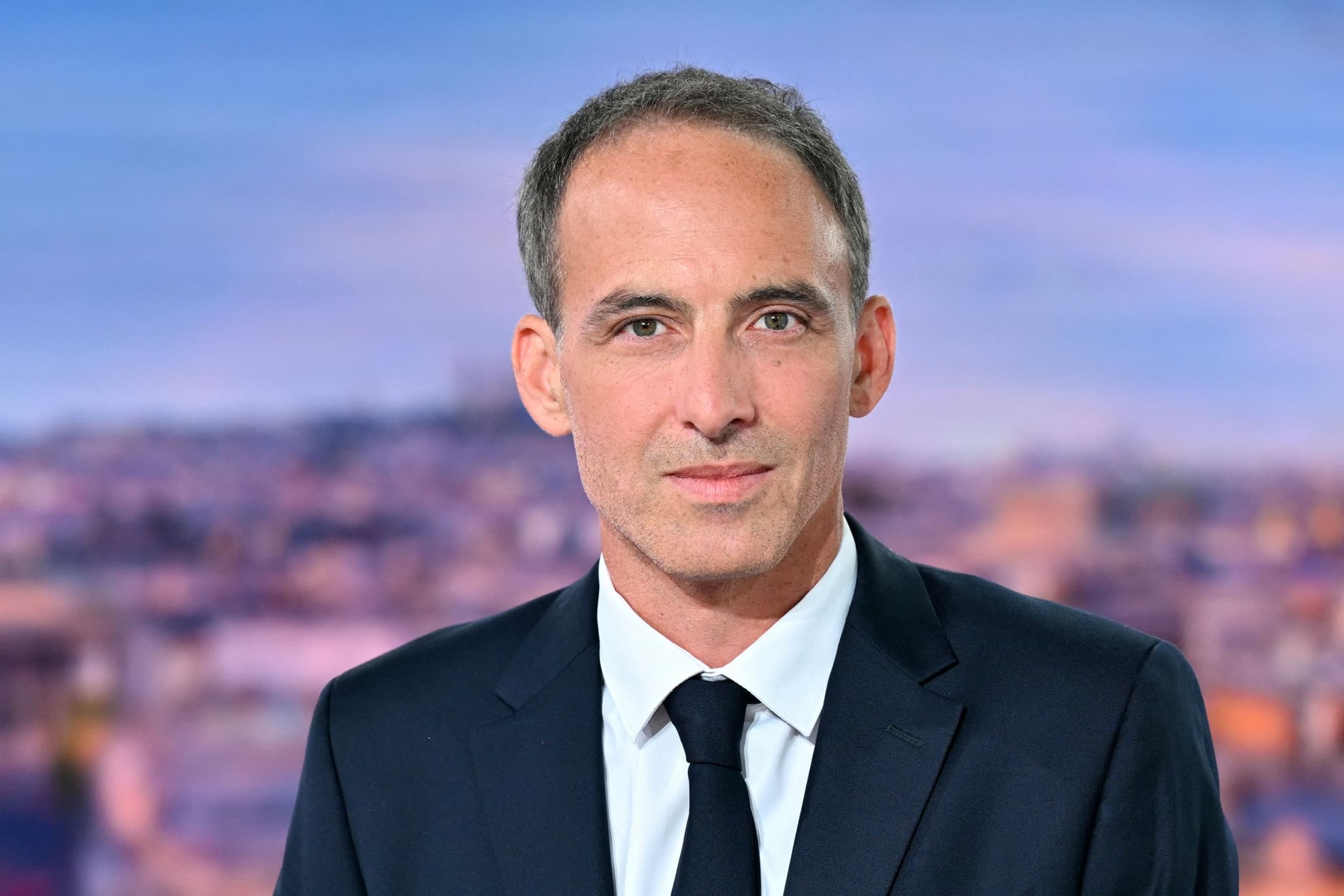 Présidentielle française: Raphaël Glucksmann officialise sa candidature et accepte la primaire du PS