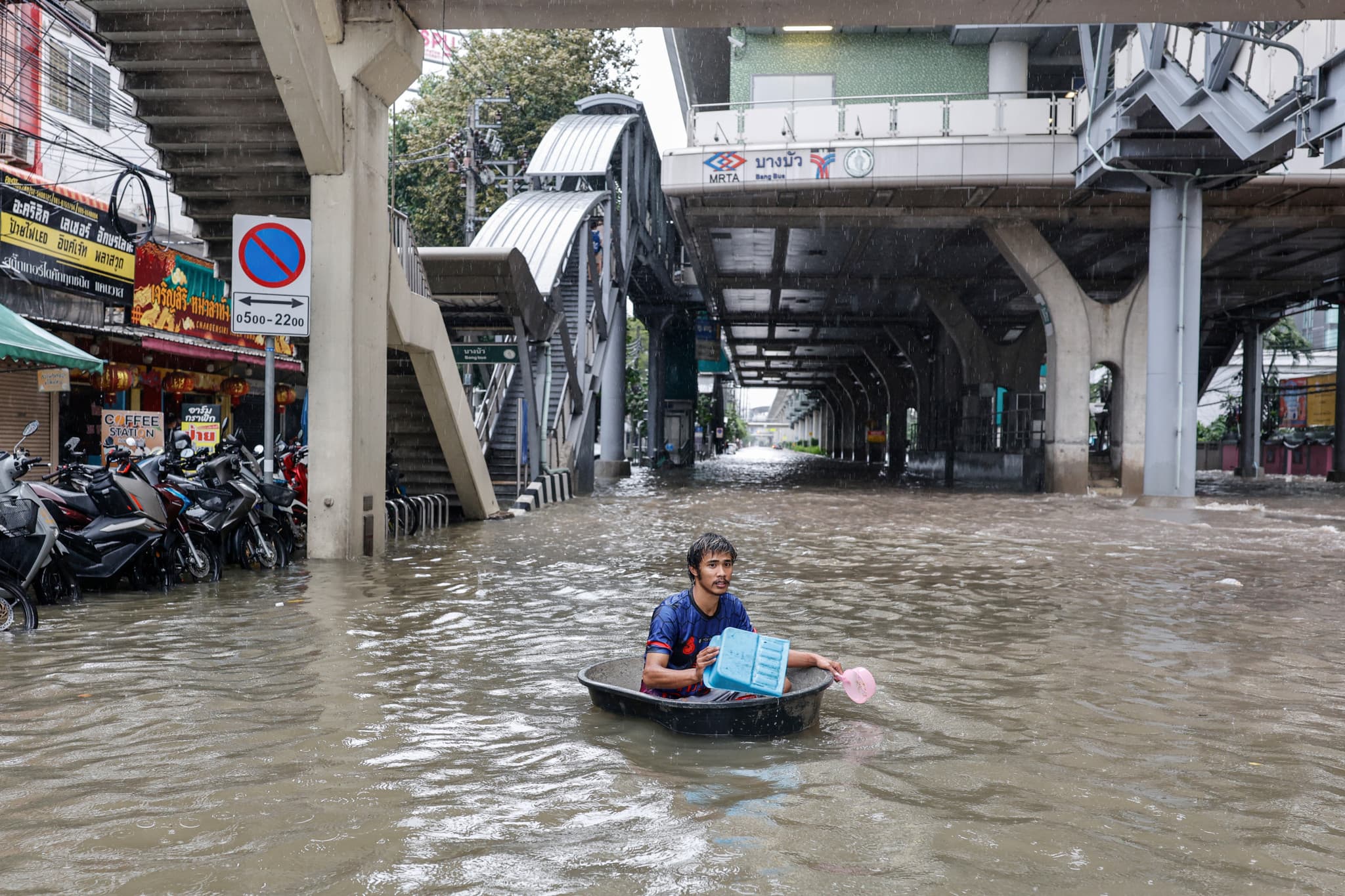 Catastrophe à Bangkok: Des pluies diluviennes submergent la capitale thaïlandaise