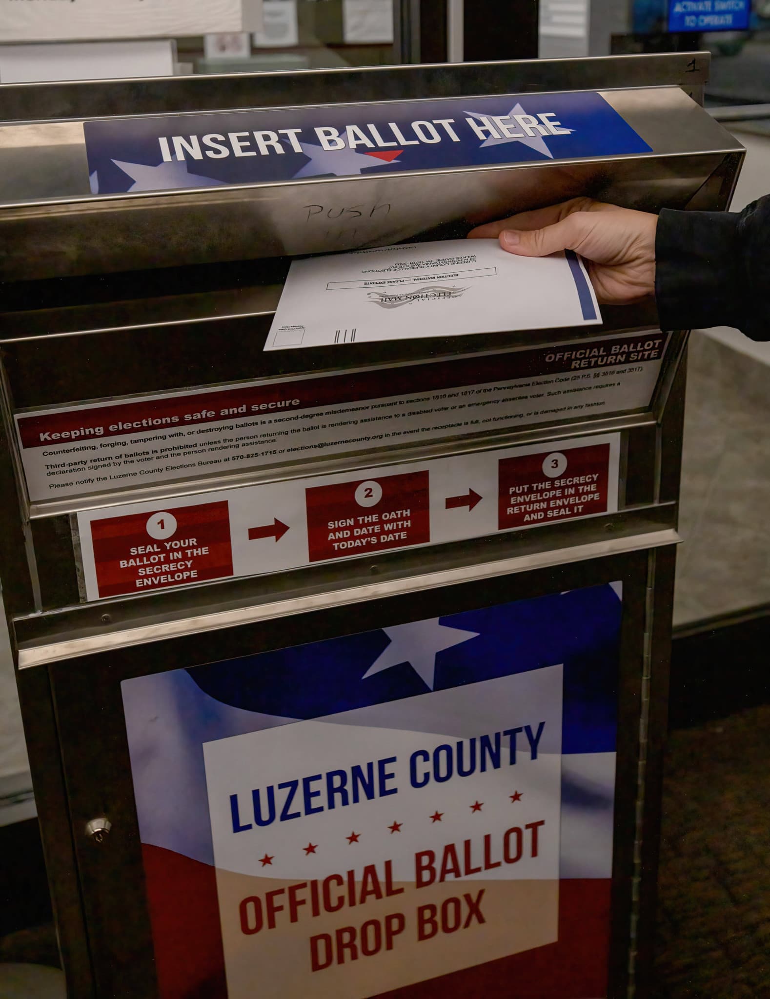 Mi-mandat 2026: Trump limoge des responsables électoraux avant les midterms et sème l’inquiétude