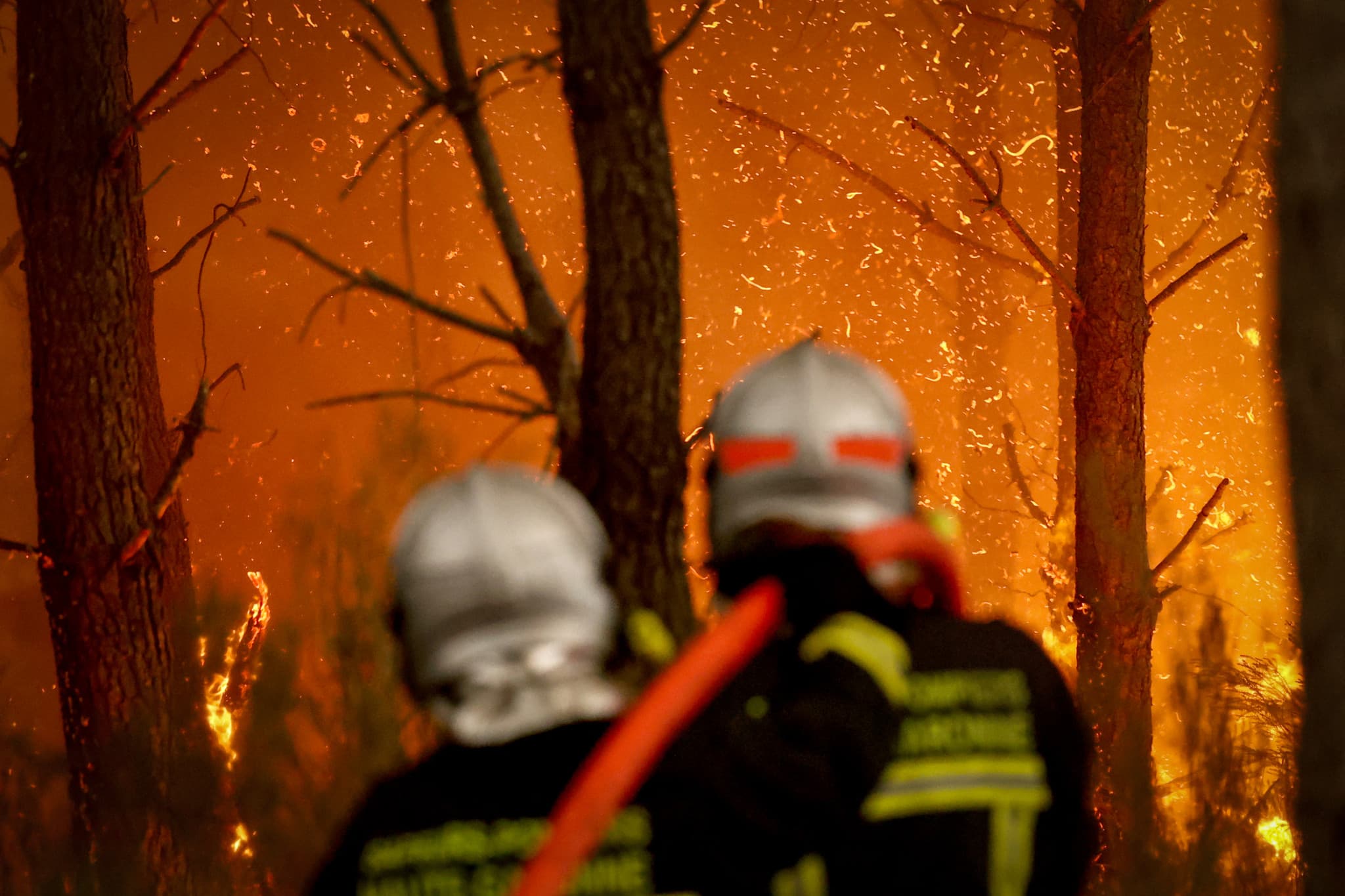 Violents incendies en Gironde: Les pompiers romands face au mur de flammes bordelais
